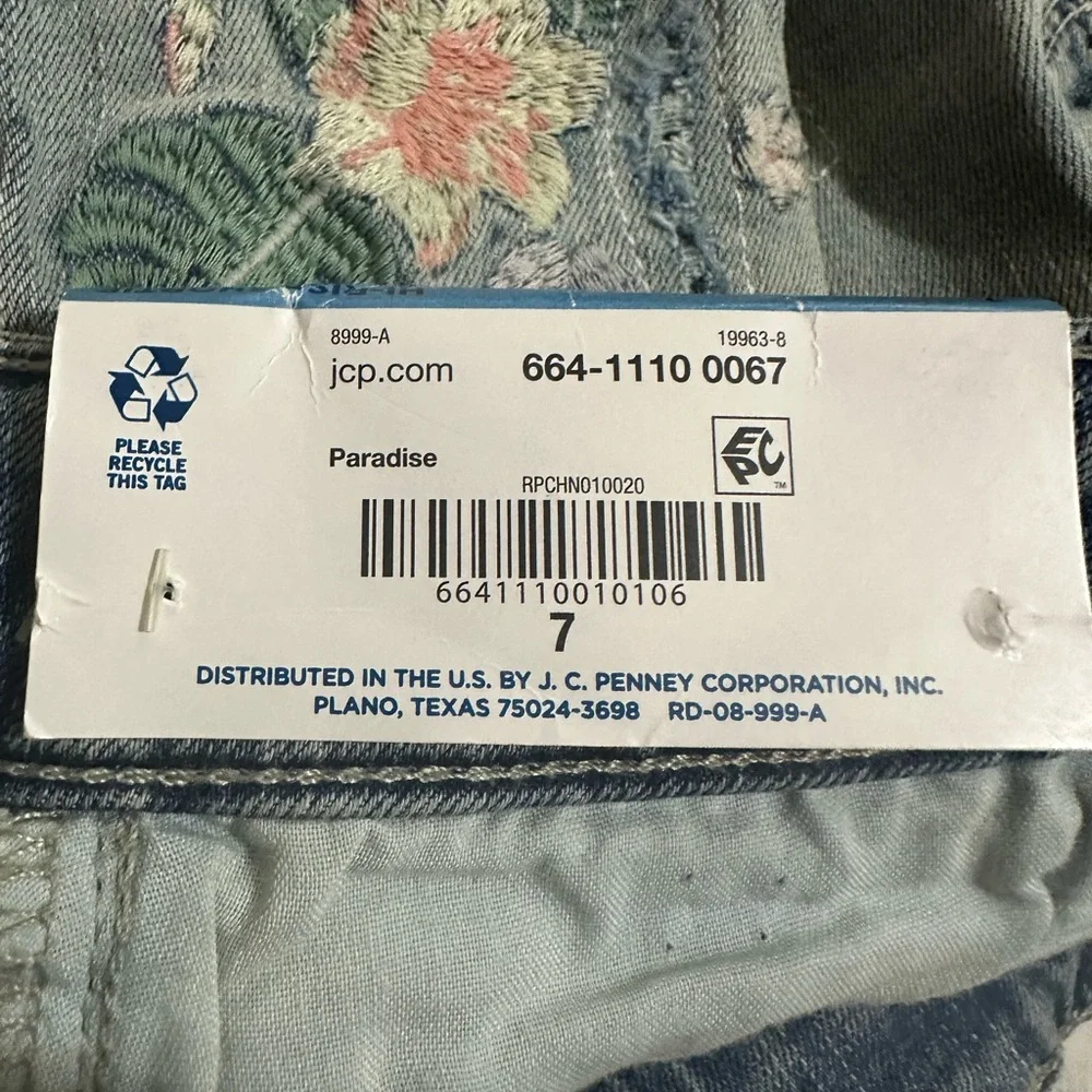 Arizona Jean Co Hi-Rise Shortie embroidered jean shorts